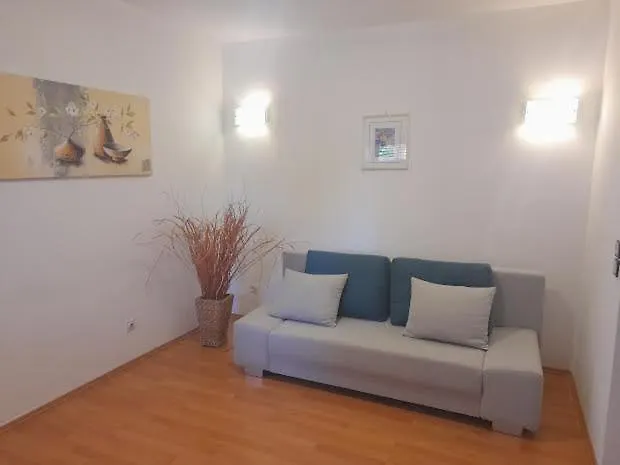 Apartment Apartmani Delas Pjescana Uvala