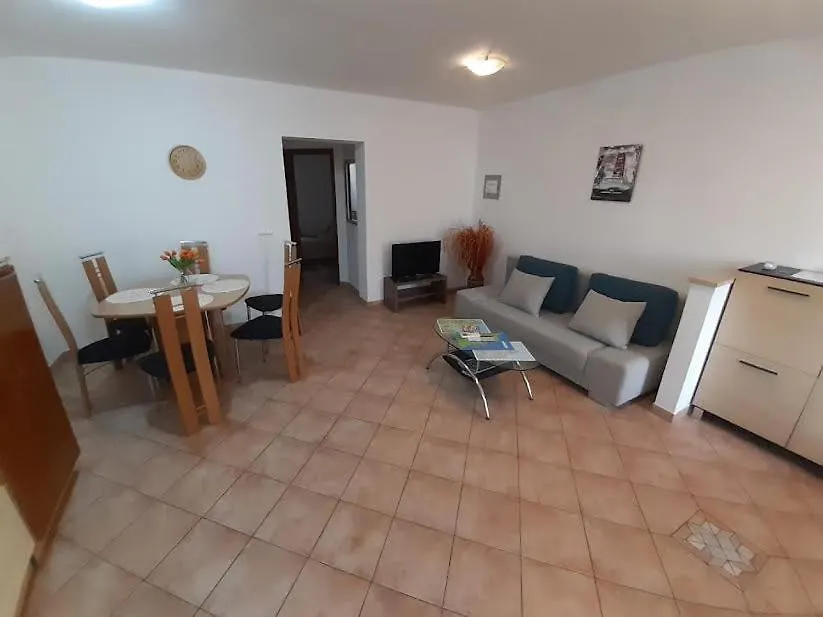 Apartment Apartmani Delas Pjescana Uvala Croatia