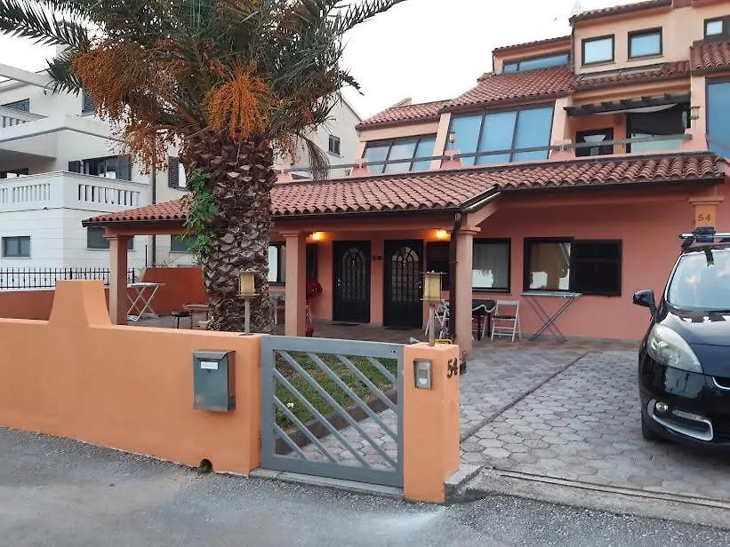 Apartmani Delas Pjescana Uvala Croatia