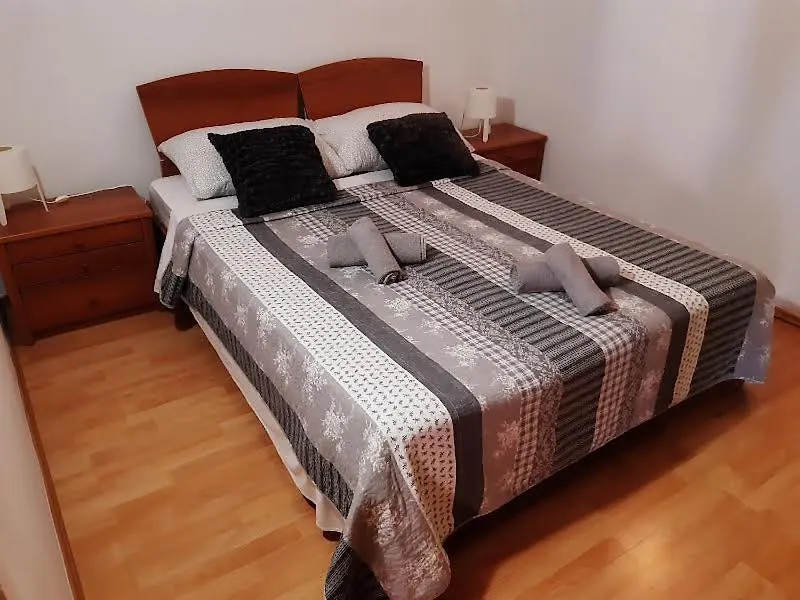 Apartment Apartmani Delas Pjescana Uvala Croatia