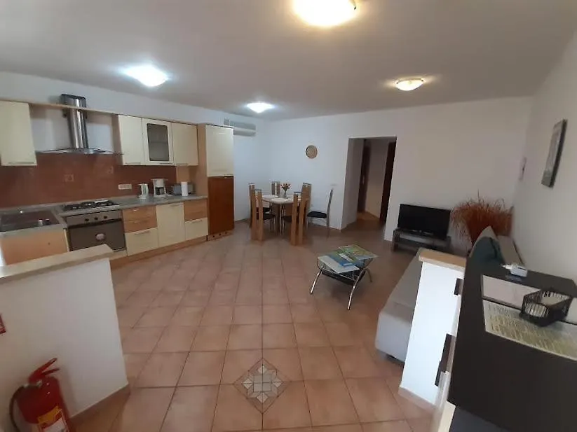 Apartmani Delas Pjescana Uvala 0*,