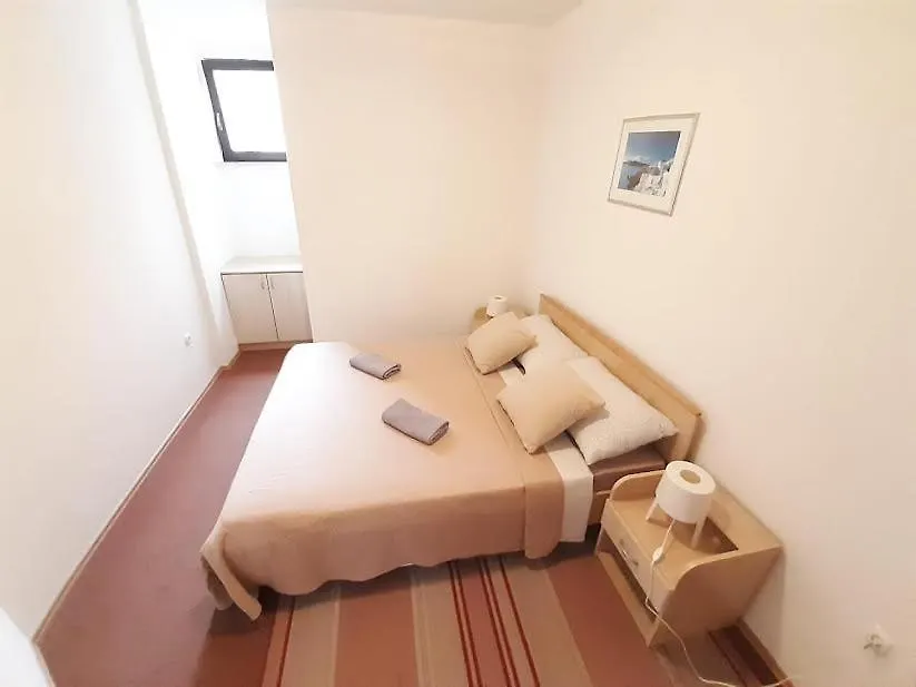 Apartment Apartmani Delas Pjescana Uvala