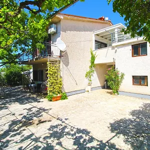 Apartament 606, Pjescana Uvala